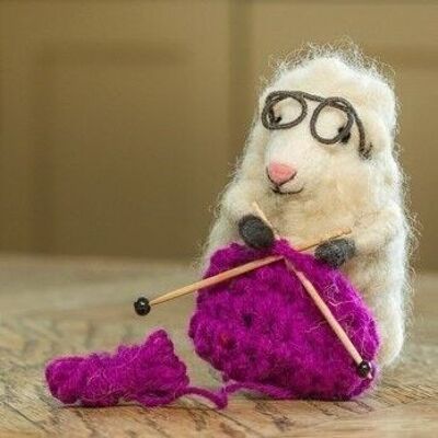 Knitting Nell Sheep Purple - de Sew Heart Felt