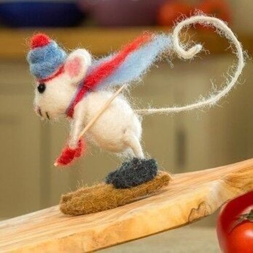 Skiing Mouse - by Sew Heart Felt