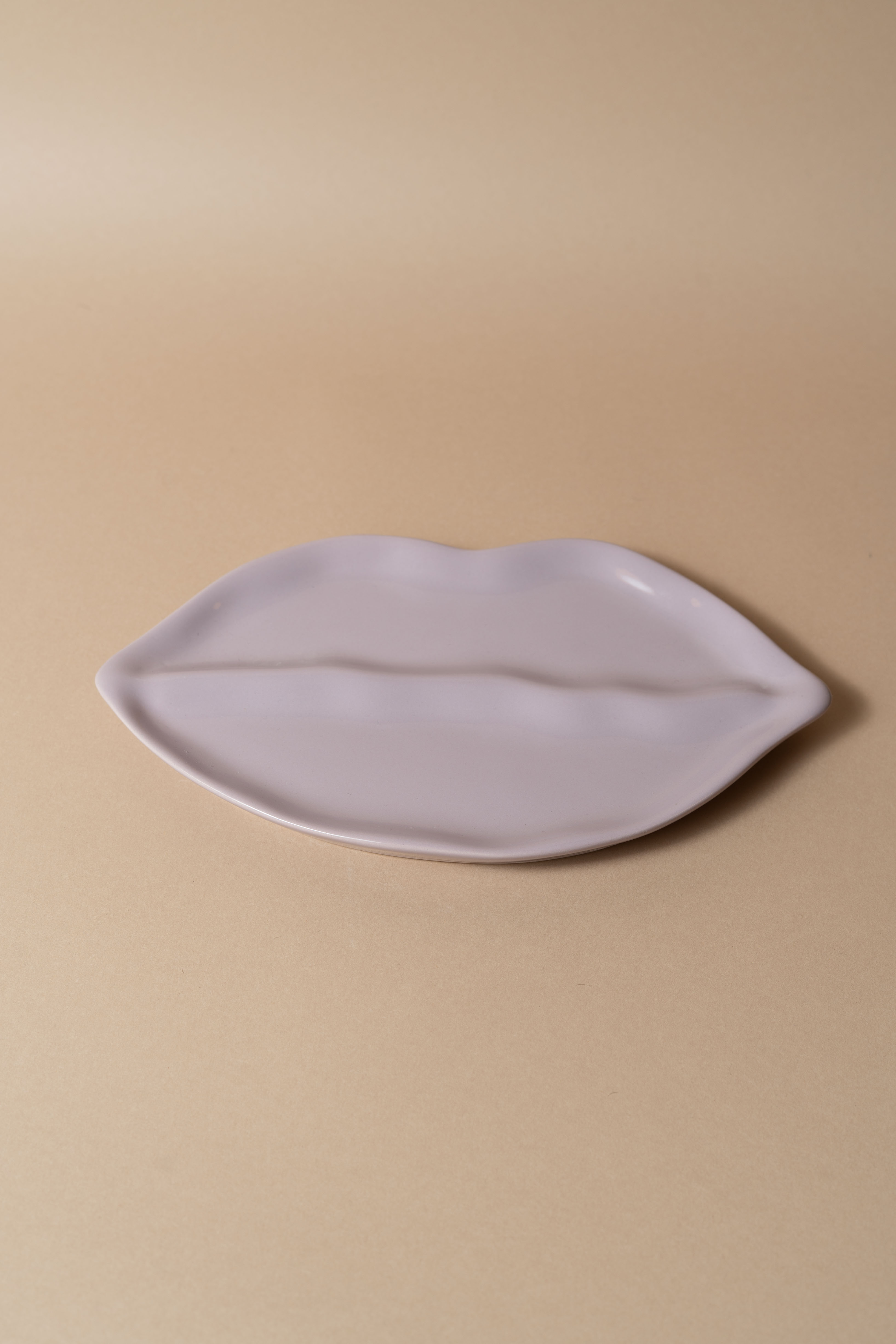 Sisi plate, lips lilach