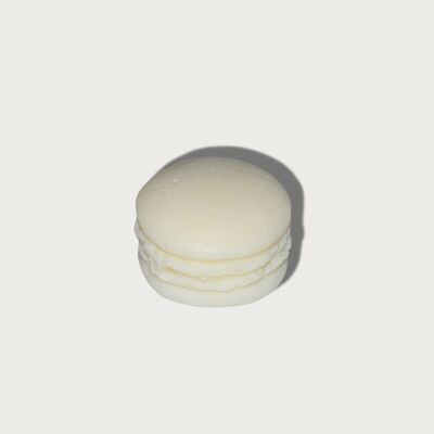 Macaroon fondant flavored with fabric softener