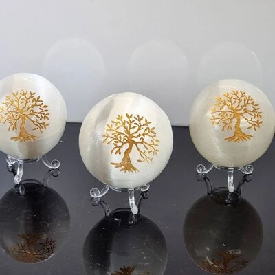 Esfera de cristal de selenita grabada - Esfera de árbol de oro