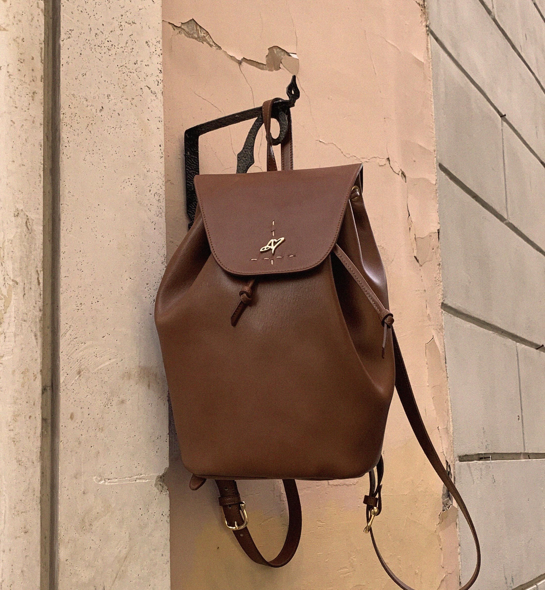 LOUISE, zaino in vera pelle, fatto e cucito a mano in Italia