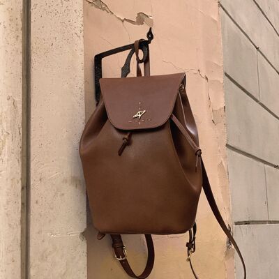 LOUISE, mochila de piel auténtica, hecha y cosida a mano en Italia.