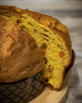 Panettone Artisanal Traditionnel aux fruits confits (600 g sans boîte cartonnée) 2