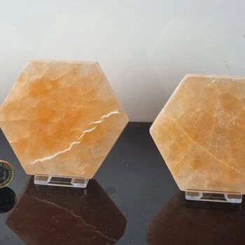 Plaque de charge en cristal de sélénite orange gravée - Conception en cristal orange 3