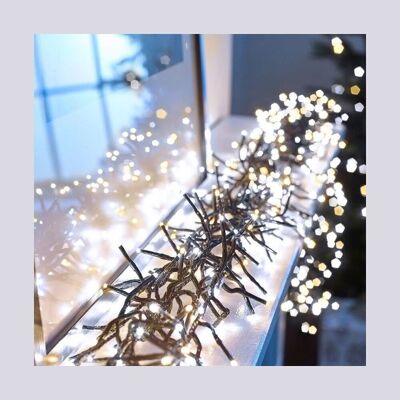 Noël 2000 Cluster Ultra-Lumineux Blanc et Blanc Chaud mélange LED Guirlande Fée Extérieure Lumières Scintillantes 25 mètres de long