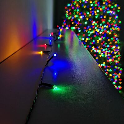 Weihnachts-Lichterkette, 600 mehrfarbige LEDs und 60 m lang – batteriebetrieben, mit Timer und Multifunktion (drinnen oder draußen)