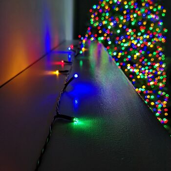 Guirlande Lumineuse de Noël 600 LED multicolores et 60 m de long - Fonctionne sur piles avec minuterie et multifonction (intérieur ou extérieur)