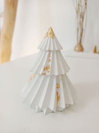 Décoration de Noël - Sapin de Noël strié en béton blanc et or 1