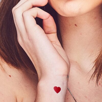 tatuaje temporal de corazón rojo (juego de 15)