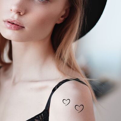 tatuaje temporal minimalista de corazón negro (juego de 6)