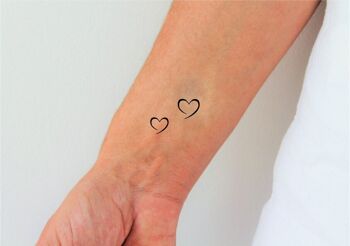 tatouage temporaire de coeur noir minimaliste (lot de 6) 2