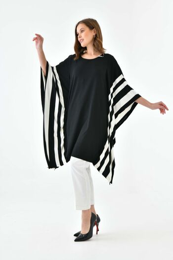Robe tunique oversize à manches larges avec détails à rayures blanches 1