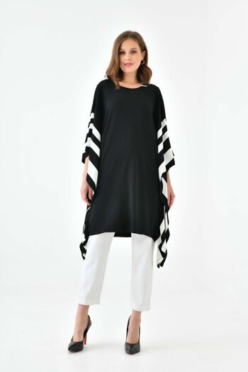 Robe tunique oversize à manches larges avec détails à rayures blanches 2