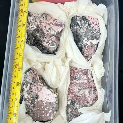 Mineral de cristal raro de picrofarmacolita rosa - 1