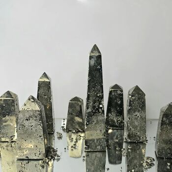 Obélisques / tours en cristal de pyrite péruvienne 1