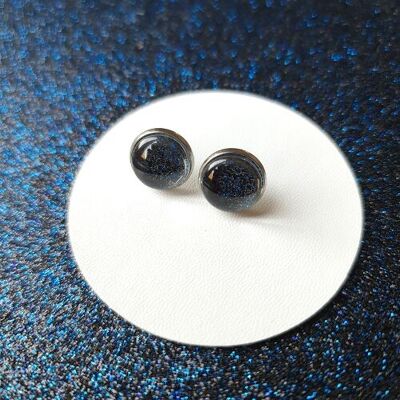 Pendientes de perno azul y negro brillantes hechos a mano