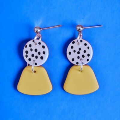 Boucles d’oreilles jaunes faites à la main