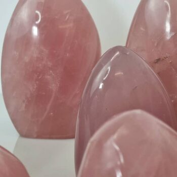 Forme libre de cristal de quartz rose 2