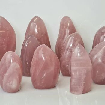 Forme libre de cristal de quartz rose 3