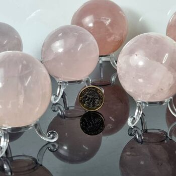 Sphère de cristal de quartz rose 3