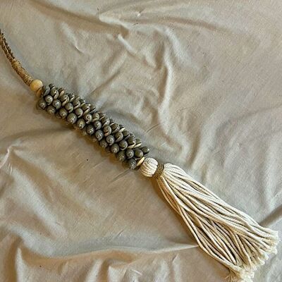 Tassel - grey shells