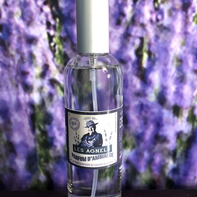 Spray de perfume interior con aceite esencial de lavanda.