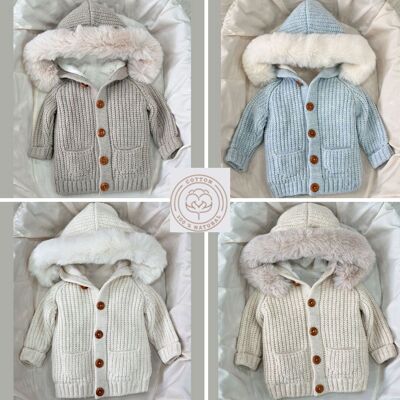 Cardigan élégant pour bébé tricoté en grosse maille, manteau avec détail en fourrure