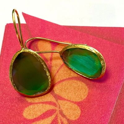 Earrings cateye stone emerald