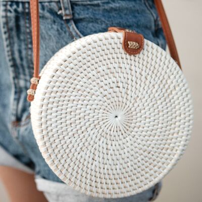 Round Rattan Bag White Handmade Crossbody Bag with Faux Leather Straps Shoulder Bag Boho Bali Bag SENJA (White)