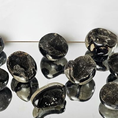 Géodes de cristal septariennes noires