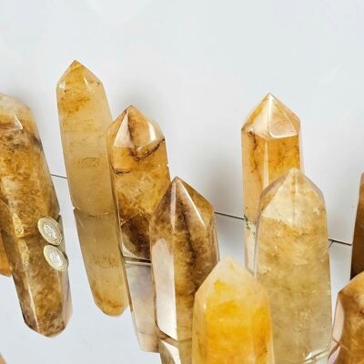 Prisme de cristal de quartz de guérisseur doré