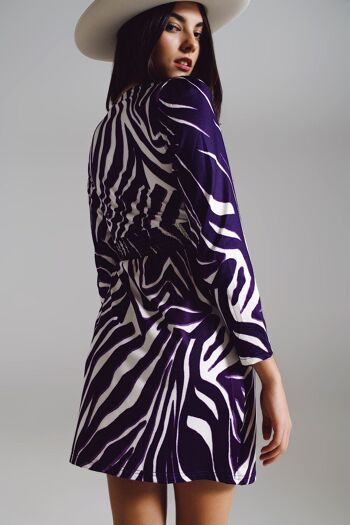 Robe portefeuille à manches longues avec ceinture à imprimé zèbre crème et violet 2
