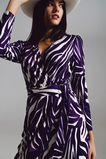 Robe portefeuille à manches longues avec ceinture à imprimé zèbre crème et violet 5