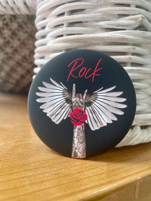 Badge 56mm soft touch Angel Rock rouge