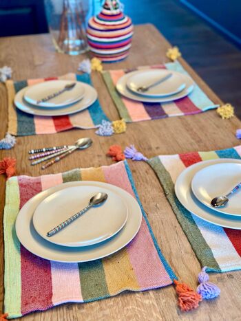 Sets de table en coton rayé multicolore avec pompons 3