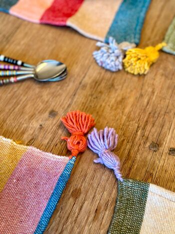 Sets de table en coton rayé multicolore avec pompons 15