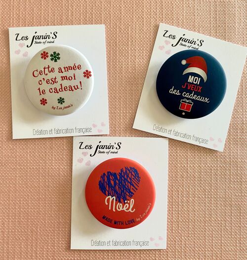 3 badges épingles 45mm messages de Noël funs et colorés