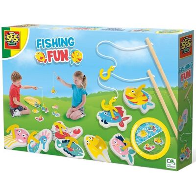 SES Outdoor Pesca peces en el agua