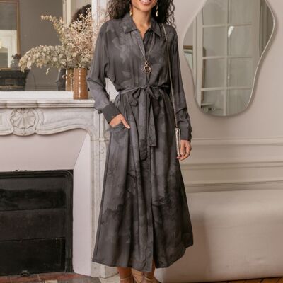 Long flowing shirt-style dress, belted with invisible pockets