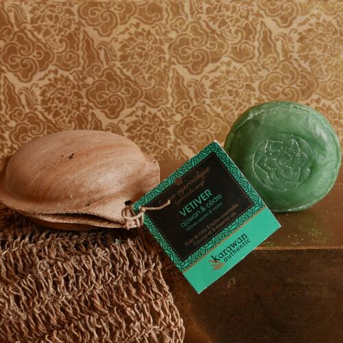 SAVON SOLIDE AYURVEDIQUE - VETIVER - GRAND FORMAT - 100G - VENDU PAR 10