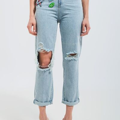 Jeans strappati con toppa in lavaggio chiaro
