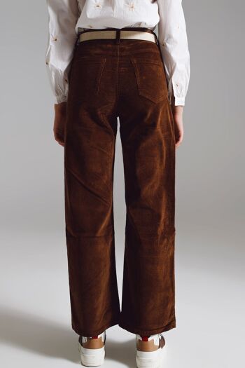 Pantalon court en velours côtelé marron 4