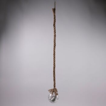 Boule lumineuse LED h. 12cm avec des aiguilles de pin en corde, Noël 2