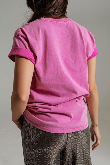 T-Shirt avec imprimé grunge sur la poitrine de couleur rose 2