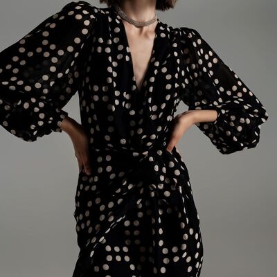 Robe courte avec jupe portefeuille et manches ballon à imprimé crème et noir à pois