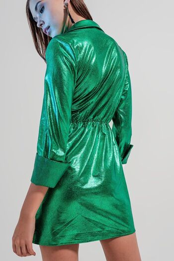 Mini robe avec bouton en vert 4