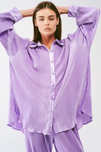 Chemise décontractée plissée en satin en lilas 1