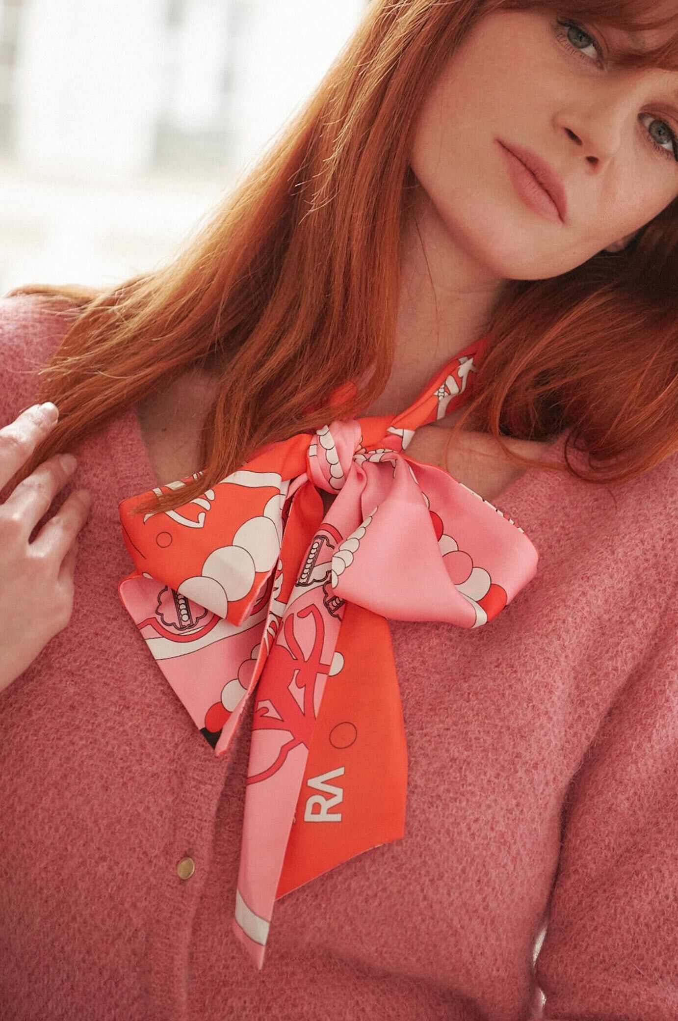 Sciarpa a fascia “Il portagioie rosa”