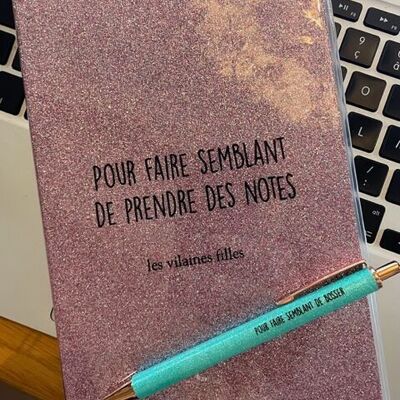 Gift idea: Sequin notebook To pretend to take notes